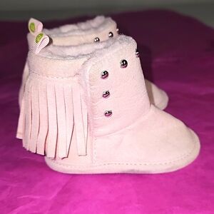 First Steps x stepping stones Baby Pink Moccasins fringe pink w/studs 0-3 mos